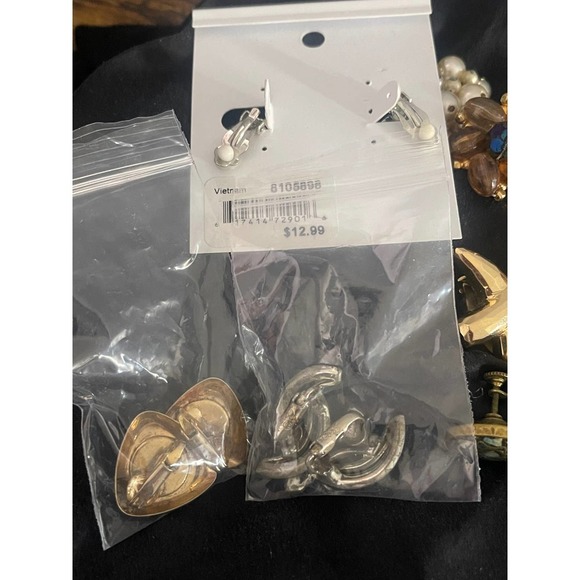 Vintage Bundle‎ of Clip On Earrings Jewelry - Picture 6 of 7